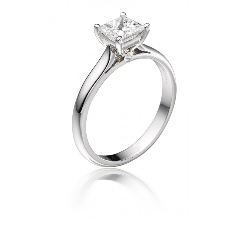 Single solitaire princess shop cut engagement rings