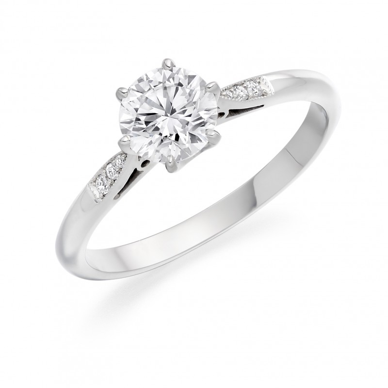 Diamond ring with diamond shoulders outlet